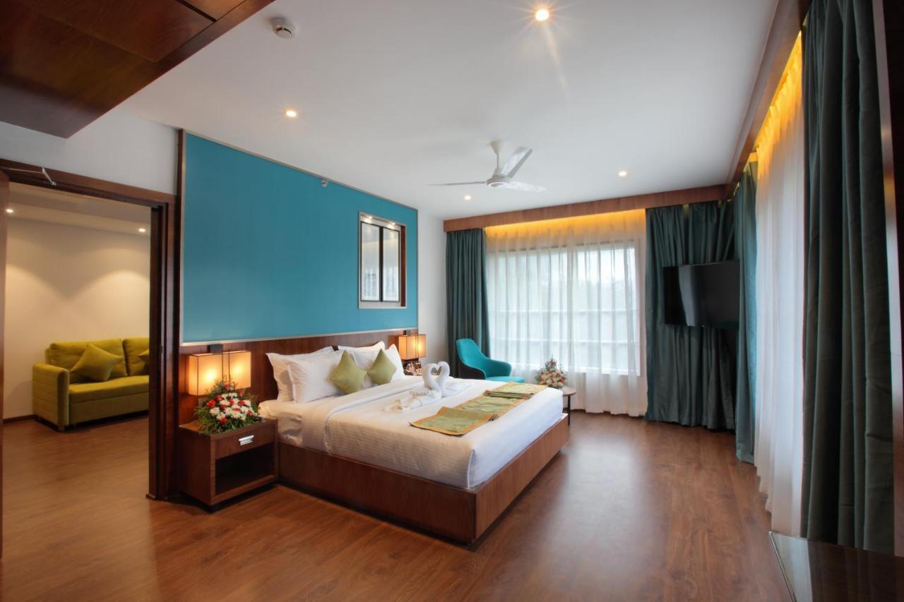 Thodupuzha Hotel Ceasar Palace מראה חיצוני תמונה