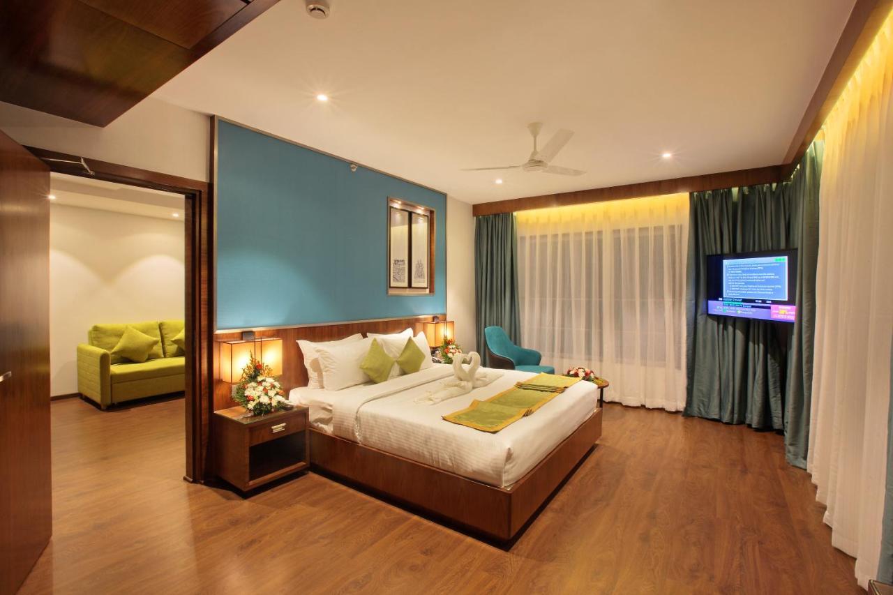 Thodupuzha Hotel Ceasar Palace מראה חיצוני תמונה
